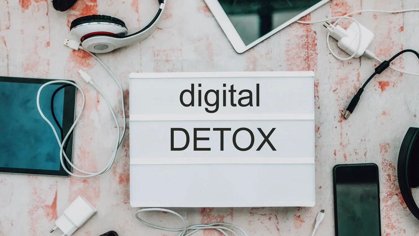 Digital Detox Generasi Muda Indonesia 2025: Gaya Hidup Sehat di Era Serba Online