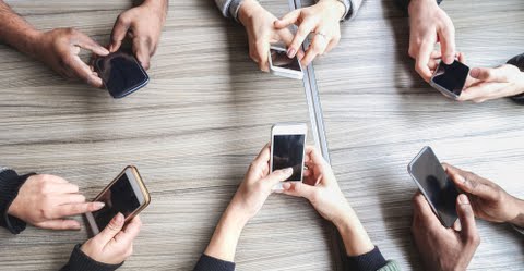 Lifestyle Digital Indonesia 2025: Media Sosial, Work-Life Balance, dan Tren Konsumsi Modern