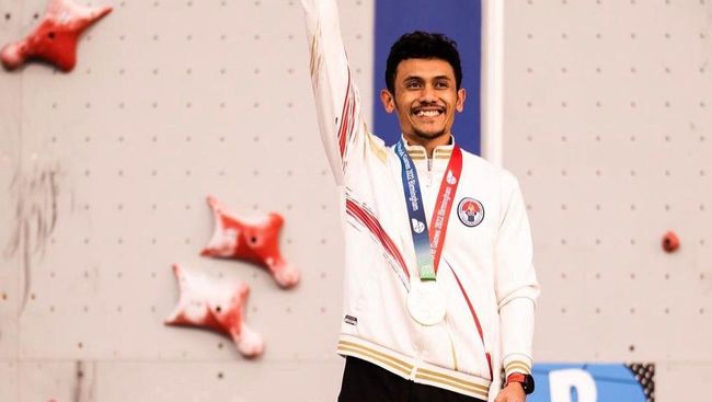 Veddriq Leonardo Cetak Sejarah Speed Climbing: Emas yang Bikin Bangga Indonesia