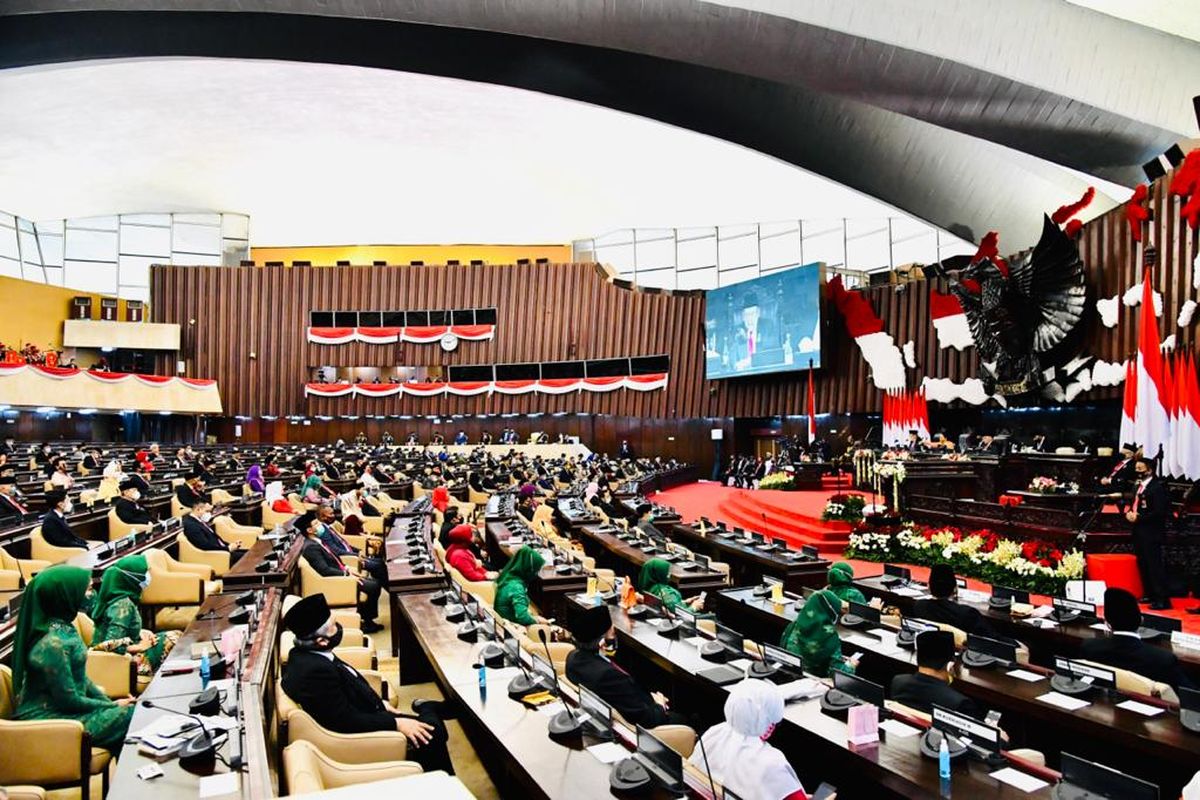 Politik Indonesia 2025: Dinamika Pasca Pemilu, Konsolidasi Kekuasaan, dan Tantangan Demokrasi Digital